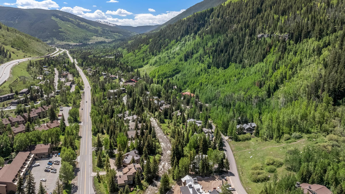 Exploring the Enchanting Beauty of East Vail