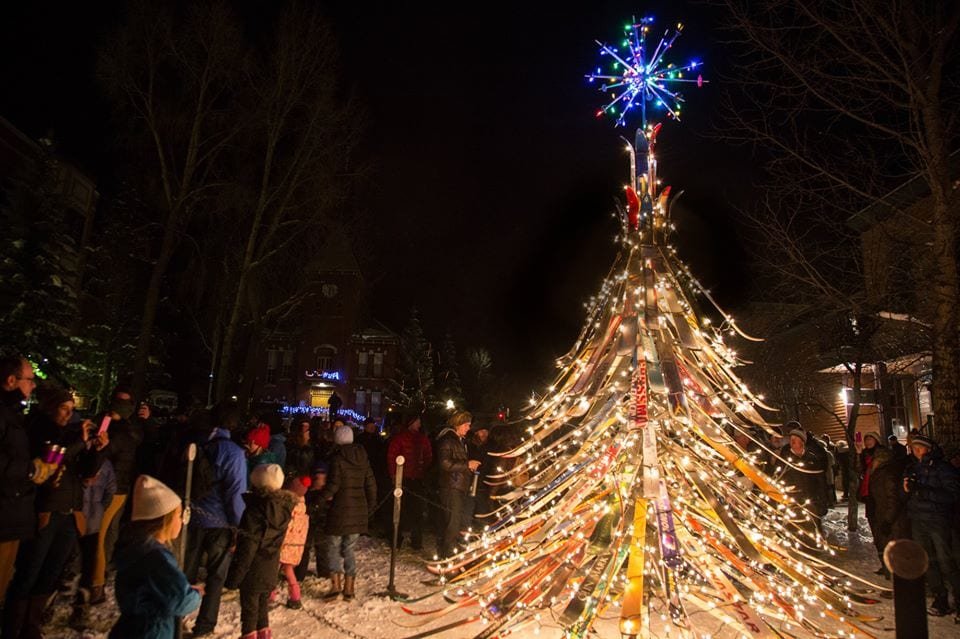 image of ski christmas tree