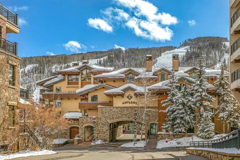 Find Your Dream Vacation Rental in Vail: Where Mountain Magic Meets Home Comfort
